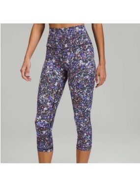 Lululemon Athletica Crop
Leggings 14